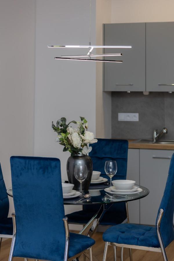 Apartment Avenue Solidarnosci On Wola By Noclegi Renters ワルシャワ エクステリア 写真