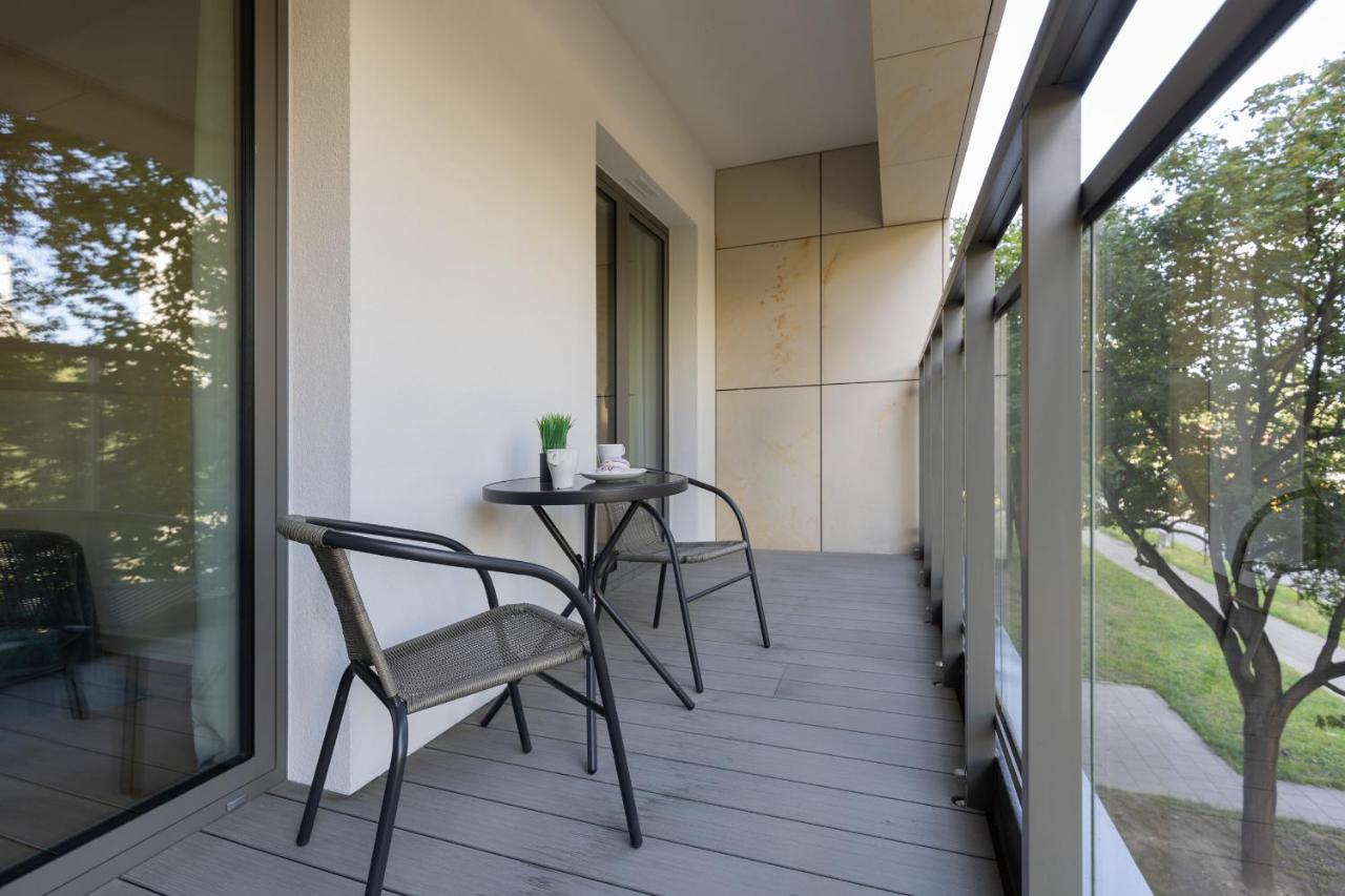 Apartment Avenue Solidarnosci On Wola By Noclegi Renters ワルシャワ エクステリア 写真