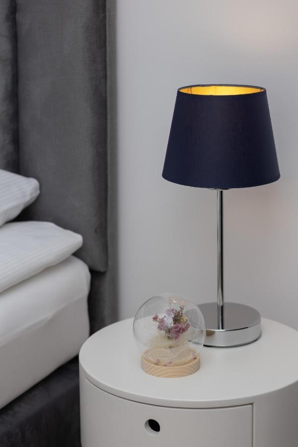 Apartment Avenue Solidarnosci On Wola By Noclegi Renters ワルシャワ エクステリア 写真