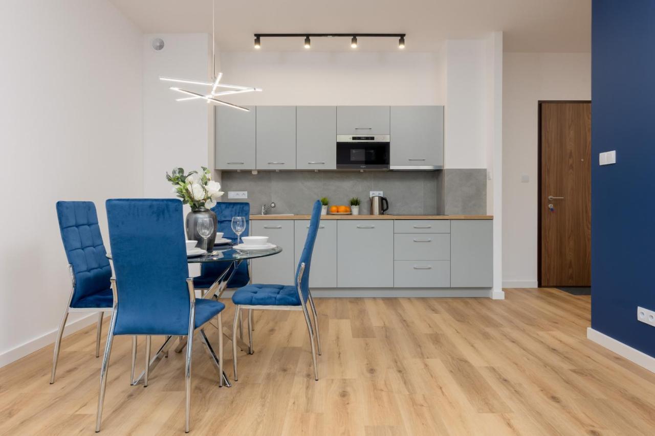 Apartment Avenue Solidarnosci On Wola By Noclegi Renters ワルシャワ エクステリア 写真