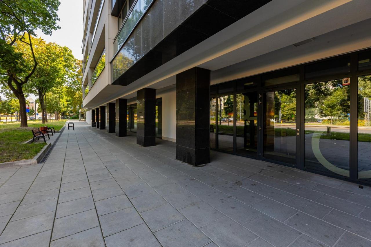 Apartment Avenue Solidarnosci On Wola By Noclegi Renters ワルシャワ エクステリア 写真